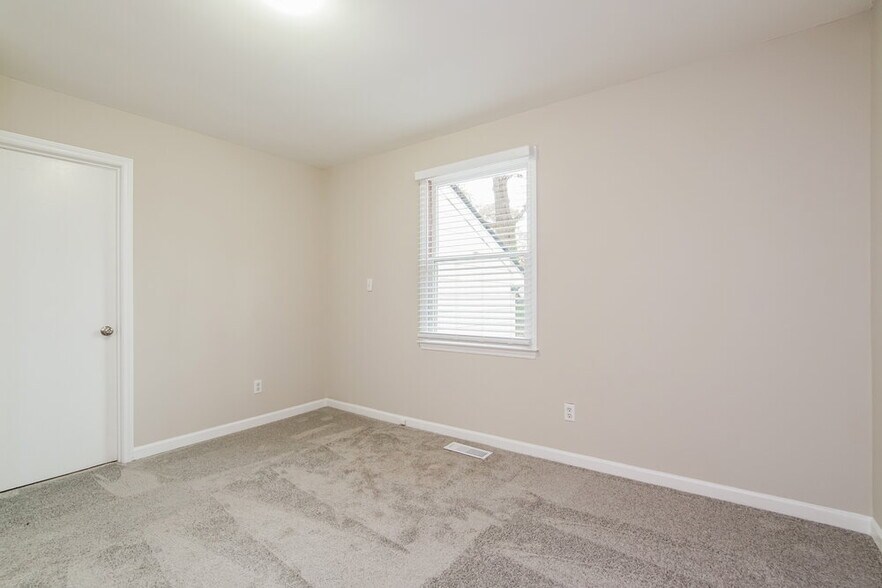 Building Photo - 601 Yates Pl