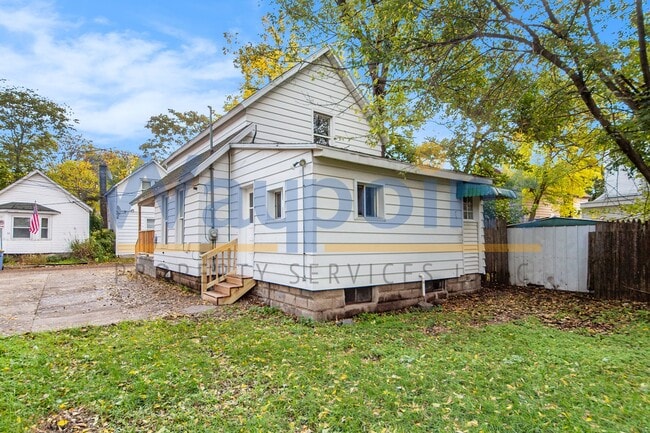 Building Photo - 19 Vandenberg Pl SE