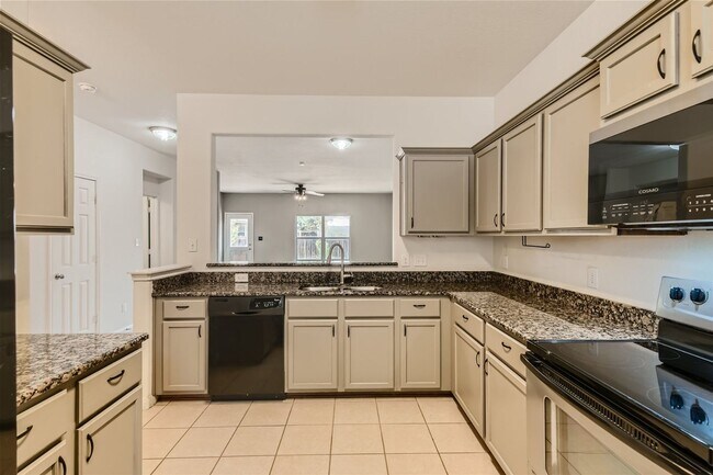 Building Photo - HUGE 5 BEDROOM HOME FOR RENT IN LUCKEY RANCH! WITHIN 10 MILES FROM LACKLAND AFB.