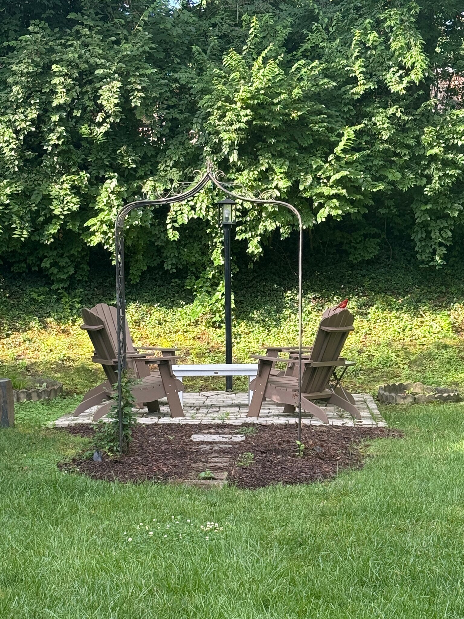 Lots of places to sit around the complex - 226 Hillsboro Pl