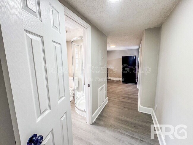 Building Photo - 600 Howell St