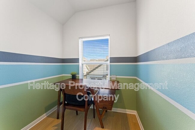 Building Photo - 2119 Hofstaat