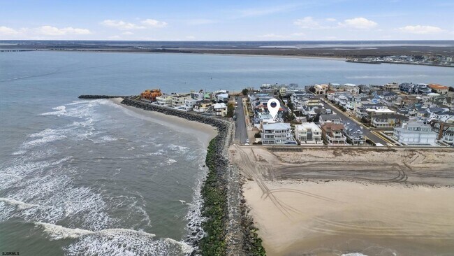 Building Photo - 119 S 11th Ave