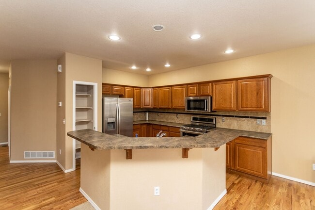 Building Photo - Beautiful Ranch in Pine Creek!