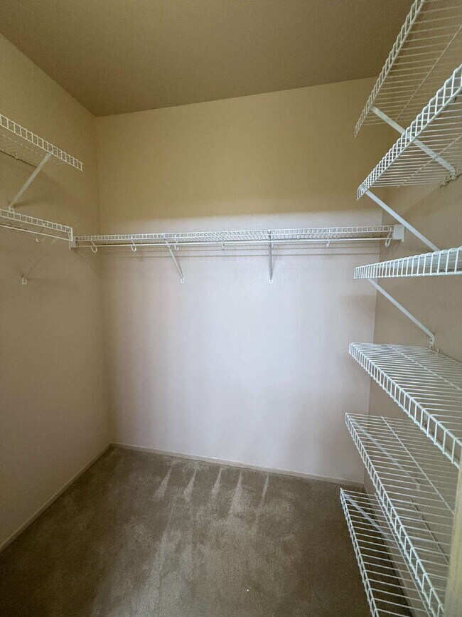 Building Photo - The Lakes @ Kent Community Condo Unit Avai...