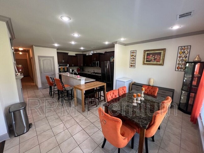 Building Photo - 18063 River Landing Dr