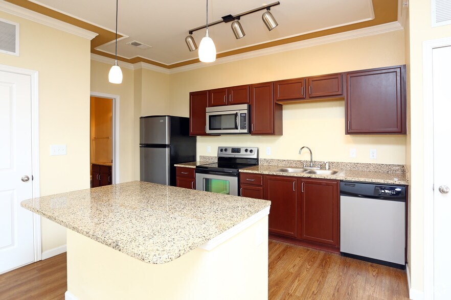 Kitchen - Lodge at Heritage Lakes