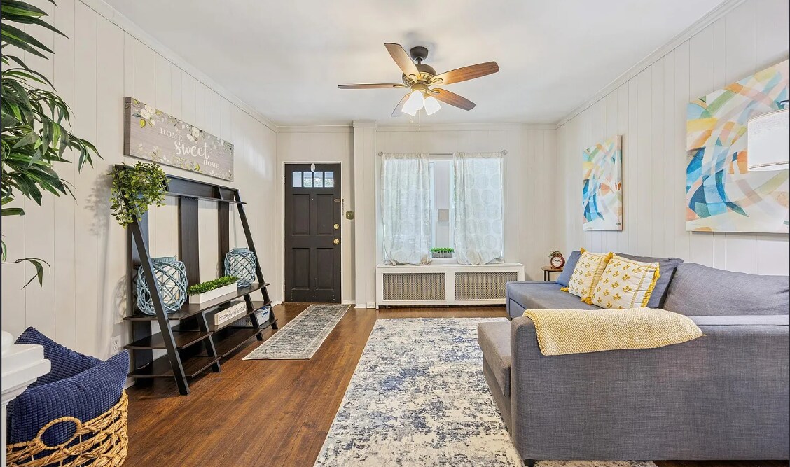 Building Photo - 108 Maple St