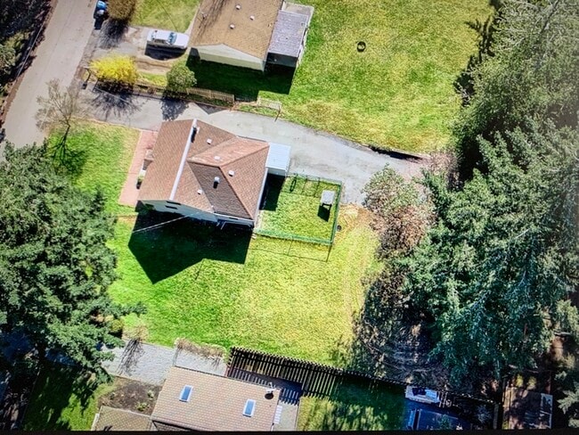 Building Photo - 19151 7th Ave NE