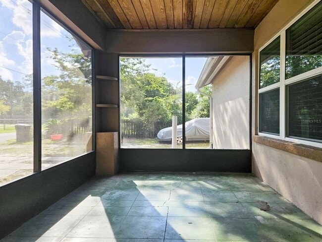 Building Photo - 518 NW 27th Ave