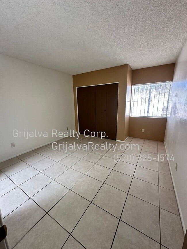 Building Photo - 1255 Halcyon