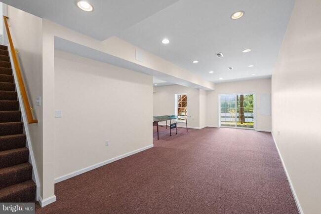 Building Photo - 686 Lake Caroline Dr