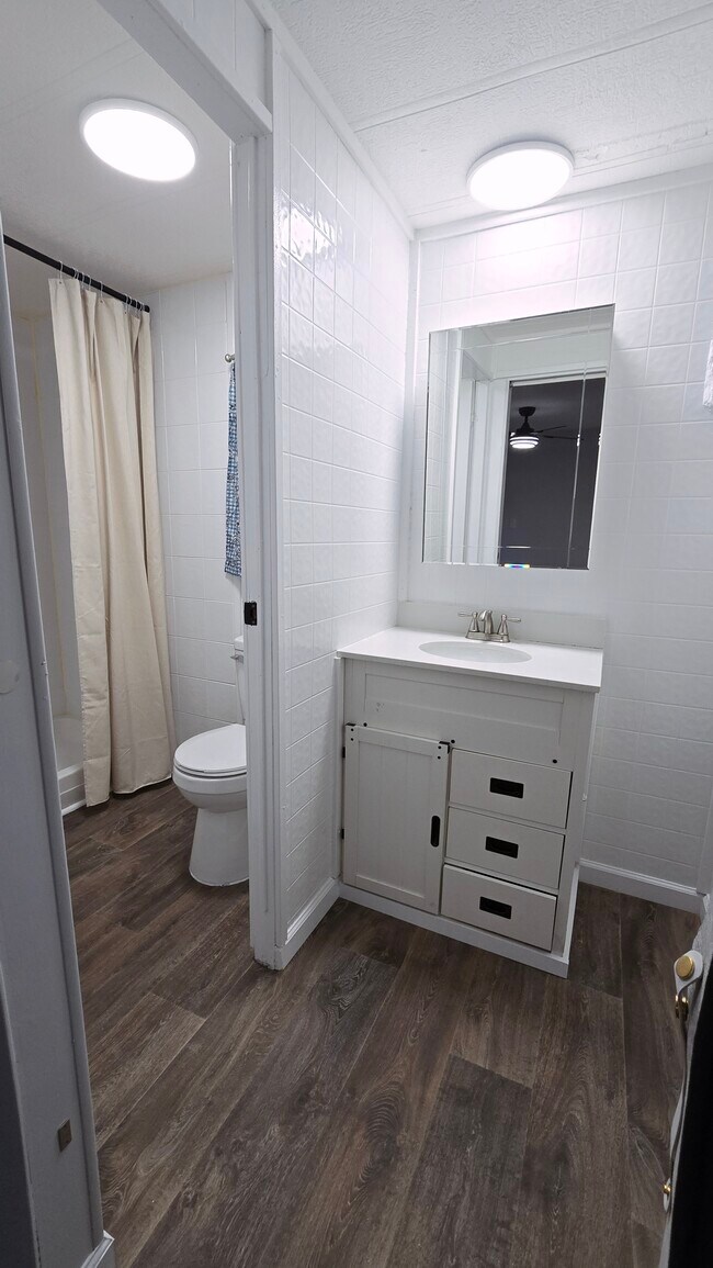 Building Photo - 77 3rd St