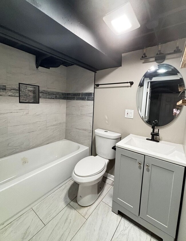 Building Photo - Spacious 3-Bedroom 2 Bath Home in Gary