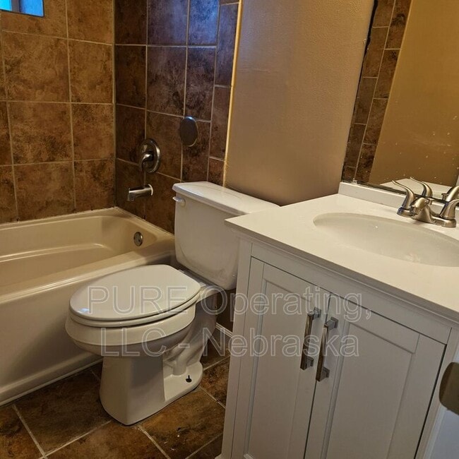 Building Photo - 612-616 N 46 St