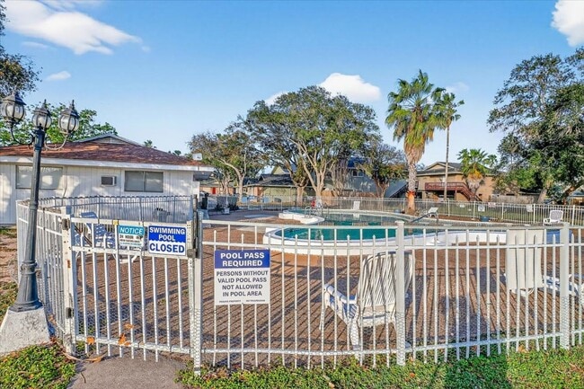 Building Photo - 6118 Hidden Cove