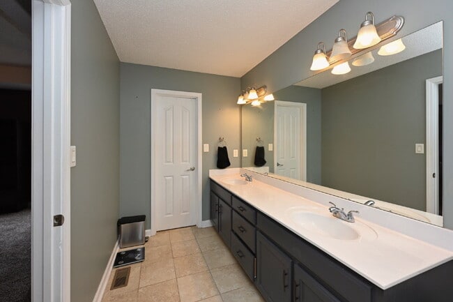 Building Photo - Show-Stopping Rental Home – A Rare Find wi...