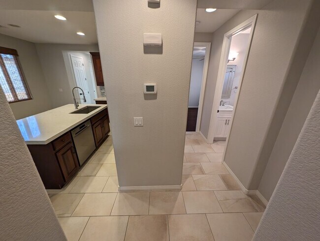 Building Photo - 1045 Ambrosia Dr