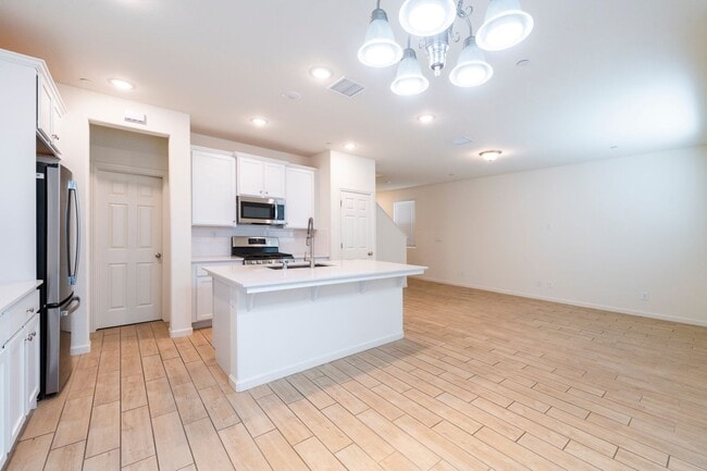 Building Photo - 6313 E Meritage Dr