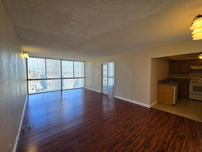 Building Photo - 2 Bedroom Condo at the Wimbledon Tennis Club Community