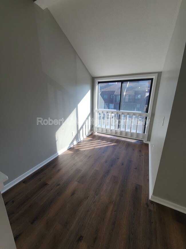 Building Photo - 279 Redstone Hl Rd