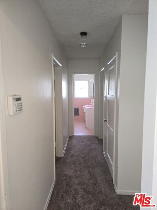 Building Photo - 6243 S Fairfax Ave