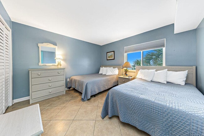 Building Photo - 667 Nautilus Ct