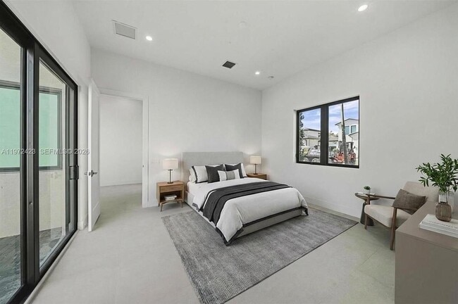 Building Photo - 5718 Ashwood Cir