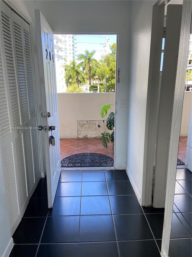 Building Photo - 7904 West Dr