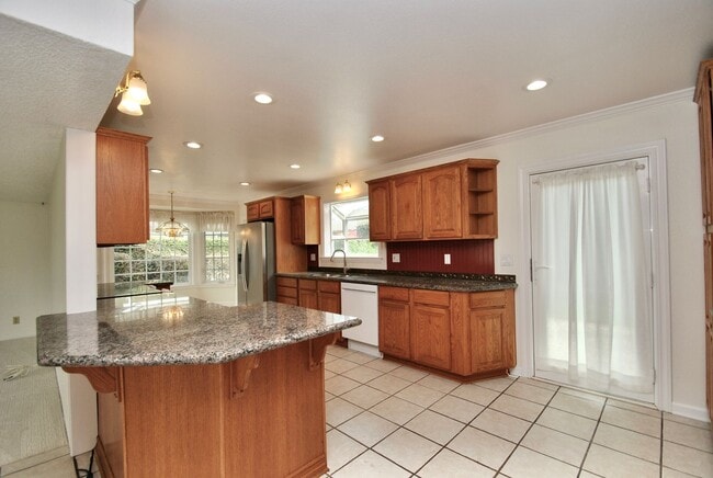 Building Photo - Charming Four Bedroom Rossmoor Home