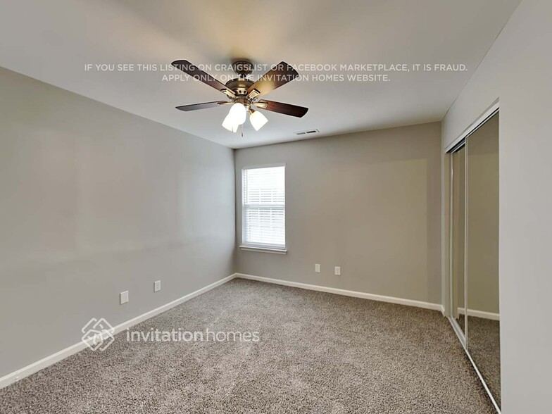 Building Photo - 10736 Glenluce Ave