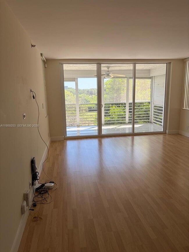 Building Photo - 3520 Oaks Way