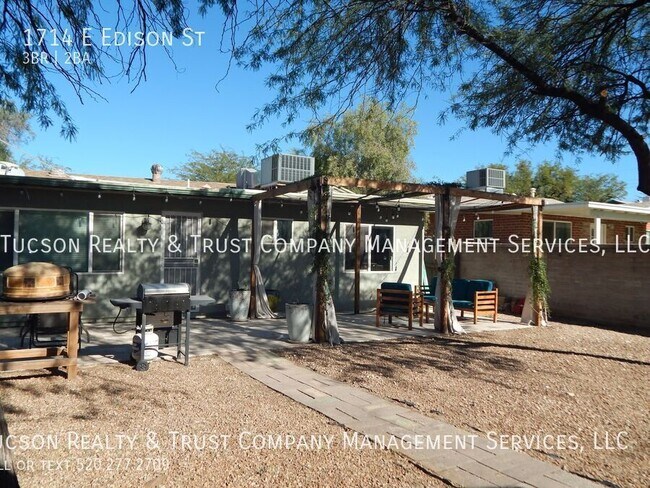 Building Photo - 1714 E Edison St