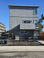 Building Photo - 228 W Pearl Ave