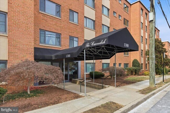 Building Photo - 1300 S Arlington Ridge Rd