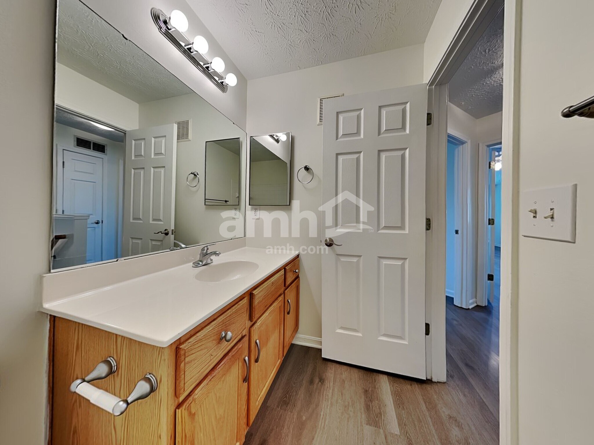 Building Photo - 170 Old Carriage Ct