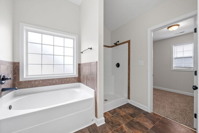 Building Photo - Pet Friendly Four Bedroom!