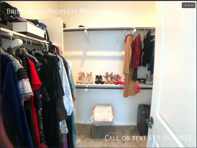 Building Photo - 1005 Cam. Aldea