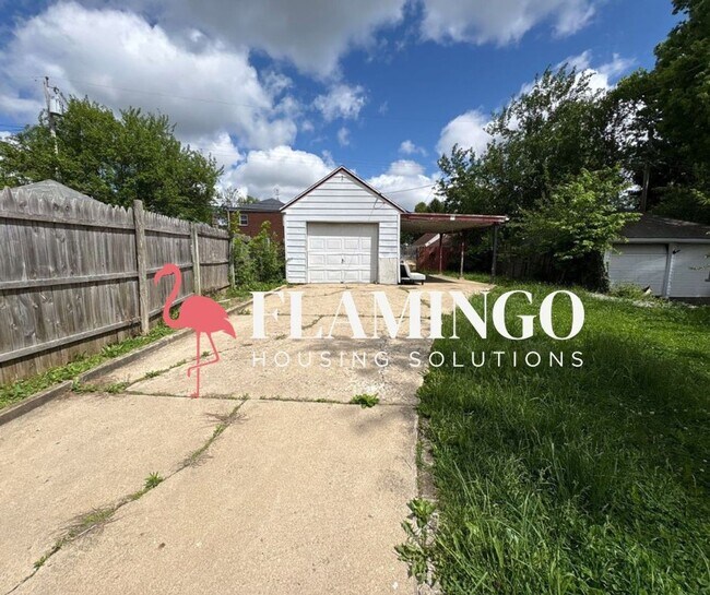 Building Photo - Comfortable 2-Bedroom Home with Central Air in Dayton’s Gem City