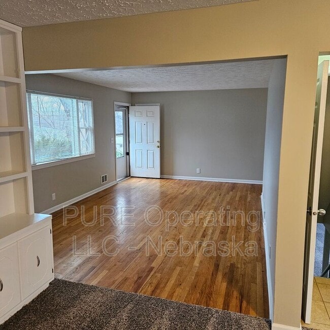 Building Photo - 3341 S 89th St