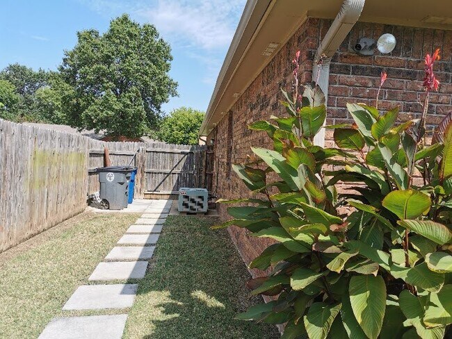 Building Photo - 6224 E 49th St