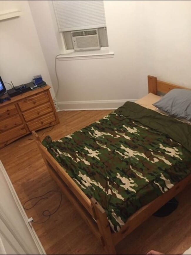 Building Photo - Charming 3 bedroom South Philly  Great Loc...