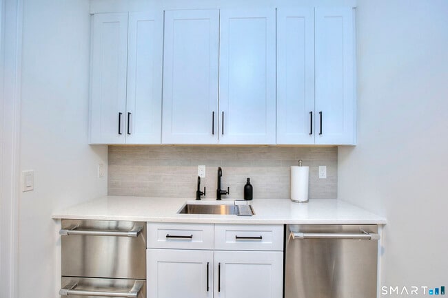 Building Photo - 32 Ridge Rd