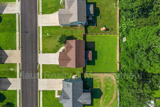 Building Photo - 150 Sycamore Hill Dr