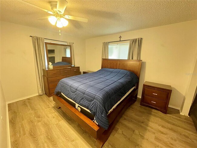 Building Photo - 2101 Utica Dr