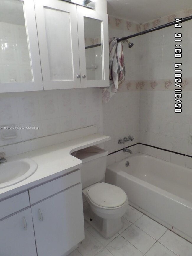 Building Photo - 3610 NW 21st St