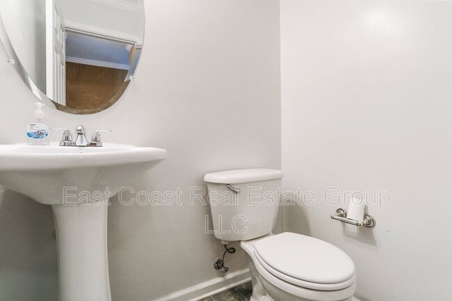 Building Photo - 77 Grassy Meadow Rd