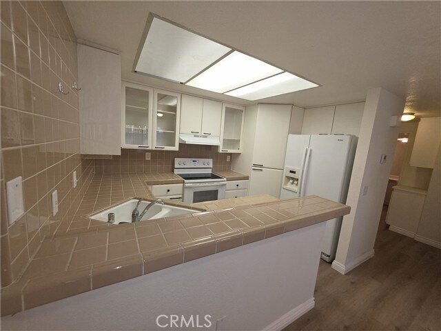 Building Photo - 19 Aruba St