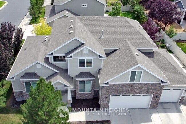 Building Photo - 3953 Sand Lake Dr