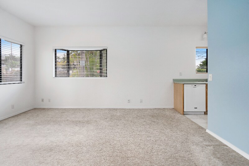 Building Photo - 165 Keonekai Rd